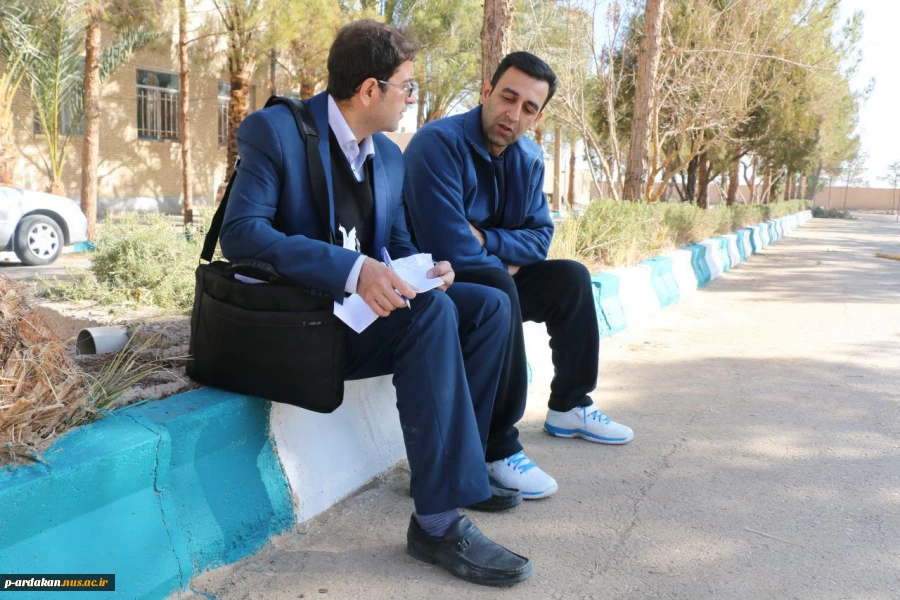 گفتگو بامربی و مسول تربیت بدنی دانشکده ساری (مازندران) به عنوان قهرمان هفت دوره پیاپی المپیاد ورزشی در رشته والیبال 2