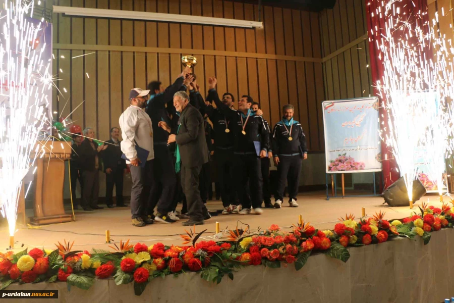 تیم گلستان قهرمان هشتمین المپیک والیبال برادران دانشگاه فنی و حرفه ای  2