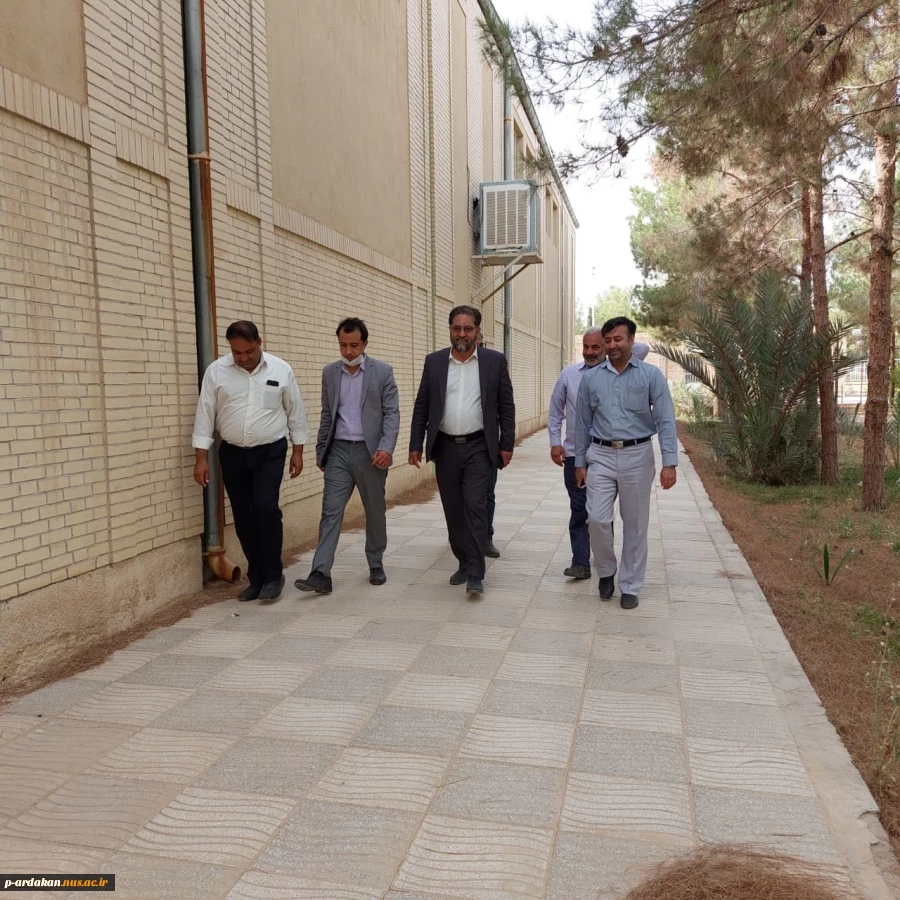 بازدید مسئولین از آموزشکده فنی شهید بهشتی اردکان  3