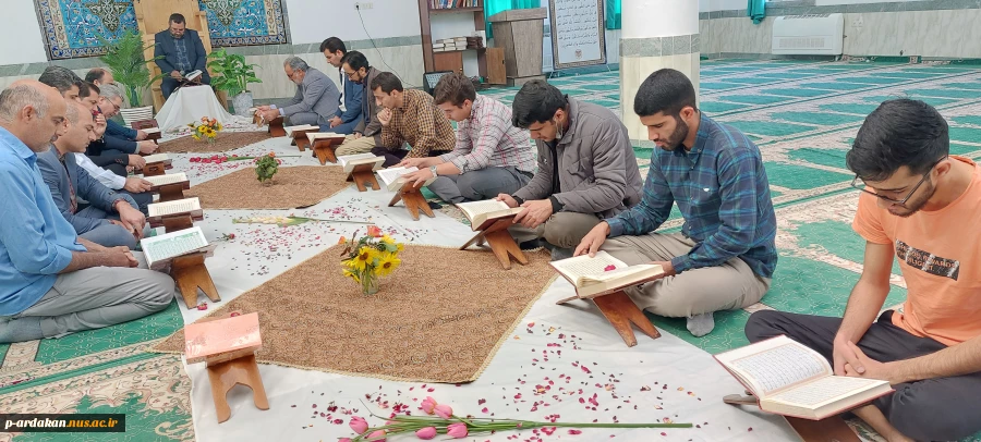 گرامیداشت هفته قرآن وعترت در آموزشکده فنی وحرفه ای شهید بهشتی اردکان با محفل نورانی انس با قرآن 4