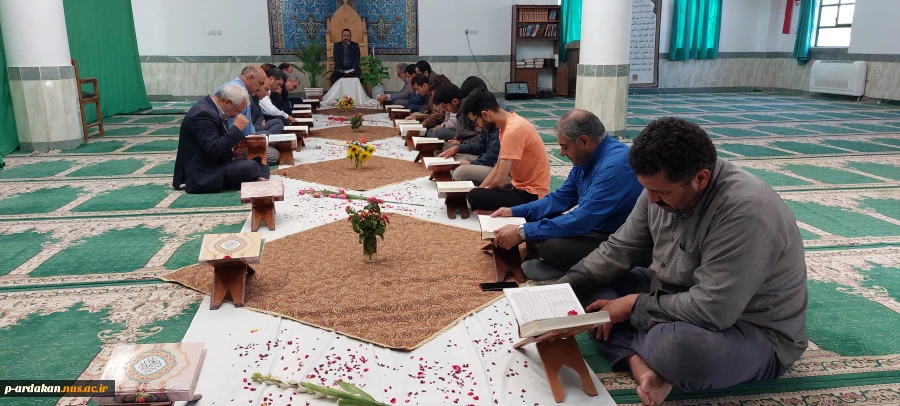 گرامیداشت هفته قرآن وعترت در آموزشکده فنی وحرفه ای شهید بهشتی اردکان با محفل نورانی انس با قرآن 5