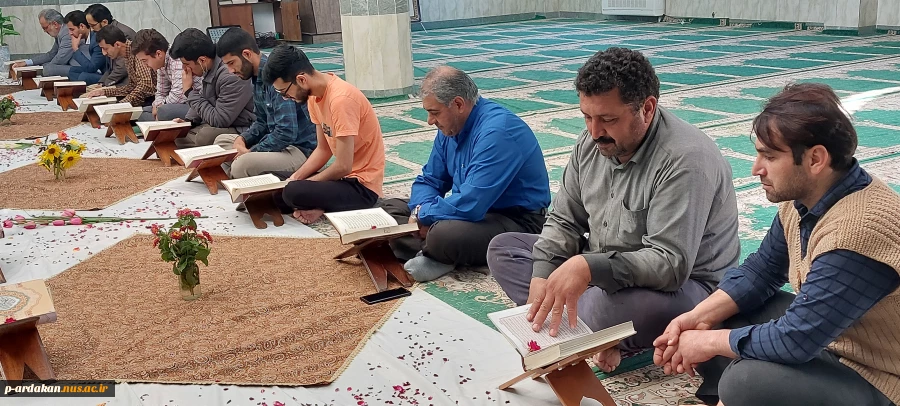 گرامیداشت هفته قرآن وعترت در آموزشکده فنی وحرفه ای شهید بهشتی اردکان با محفل نورانی انس با قرآن 6