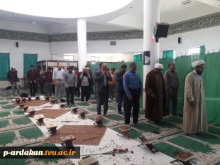 مراسم سالگرد خاکسپاری شهدای گمنام آموزشکده  فنی وحرفه ای شهید بهشتی اردکان با حضور حجت الاسلام دهباشی مسئول عقیدتی سیاسی پادگان هوا فضای اردکان (حضرت ولی عصر) ، دانشجویان وهمکاران مرکز 3