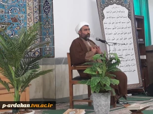مراسم سالگرد خاکسپاری شهدای گمنام آموزشکده  فنی وحرفه ای شهید بهشتی اردکان با حضور حجت الاسلام دهباشی مسئول عقیدتی سیاسی پادگان هوا فضای اردکان (حضرت ولی عصر) ، دانشجویان وهمکاران مرکز 4