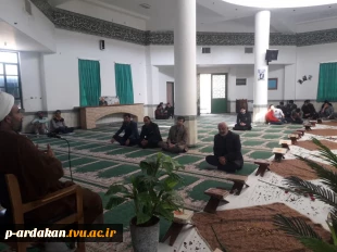 مراسم سالگرد خاکسپاری شهدای گمنام آموزشکده  فنی وحرفه ای شهید بهشتی اردکان با حضور حجت الاسلام دهباشی مسئول عقیدتی سیاسی پادگان هوا فضای اردکان (حضرت ولی عصر) ، دانشجویان وهمکاران مرکز 8