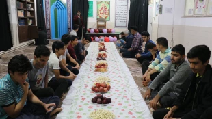 دور همی شب یلدا در آموزشکده فنی وحرفه ای شهید بهشتی اردکان برگزار شد. 4