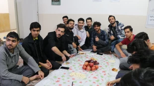 دور همی شب یلدا در آموزشکده فنی وحرفه ای شهید بهشتی اردکان برگزار شد. 6