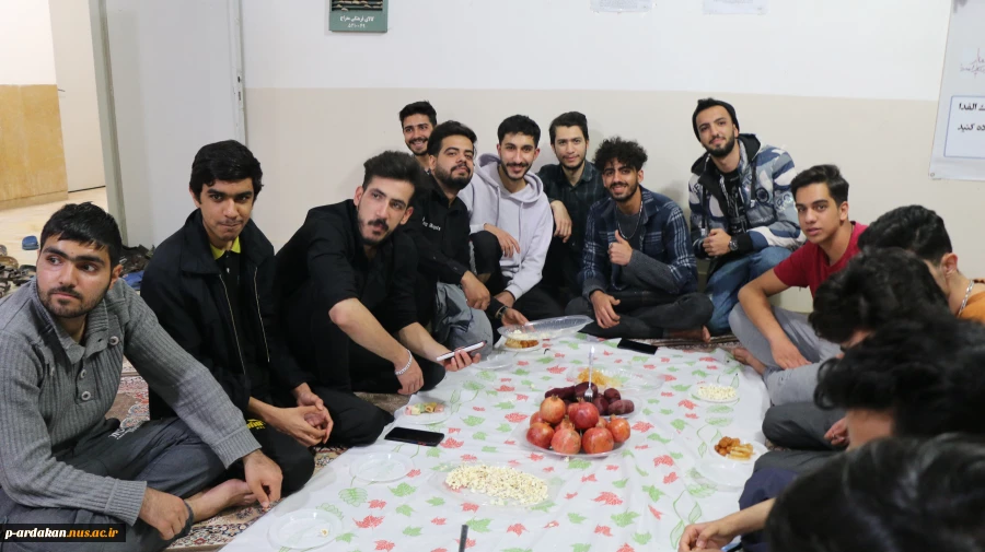 دور همی شب یلدا در آموزشکده فنی وحرفه ای شهید بهشتی اردکان برگزار شد. 6