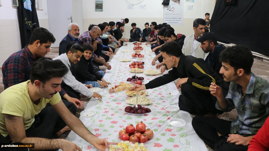 دور همی شب یلدا در آموزشکده فنی وحرفه ای شهید بهشتی اردکان برگزار شد. 8