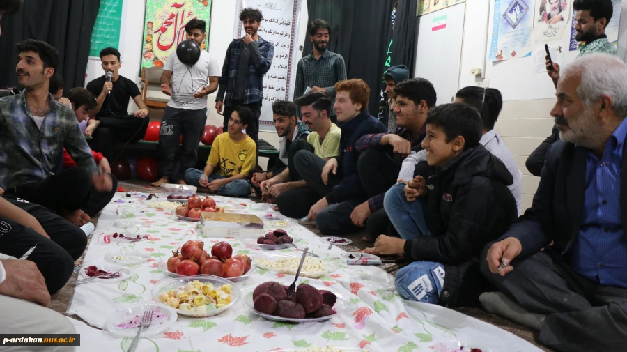 دور همی شب یلدا در آموزشکده فنی وحرفه ای شهید بهشتی اردکان برگزار شد. 11