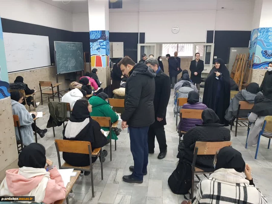 بازدید دکتر خسرویان و هیئت همراه از روند برگزاری امتحانات پایان ترم دانشکده فنی و حرفه‌ای دکتر شریعتی 4