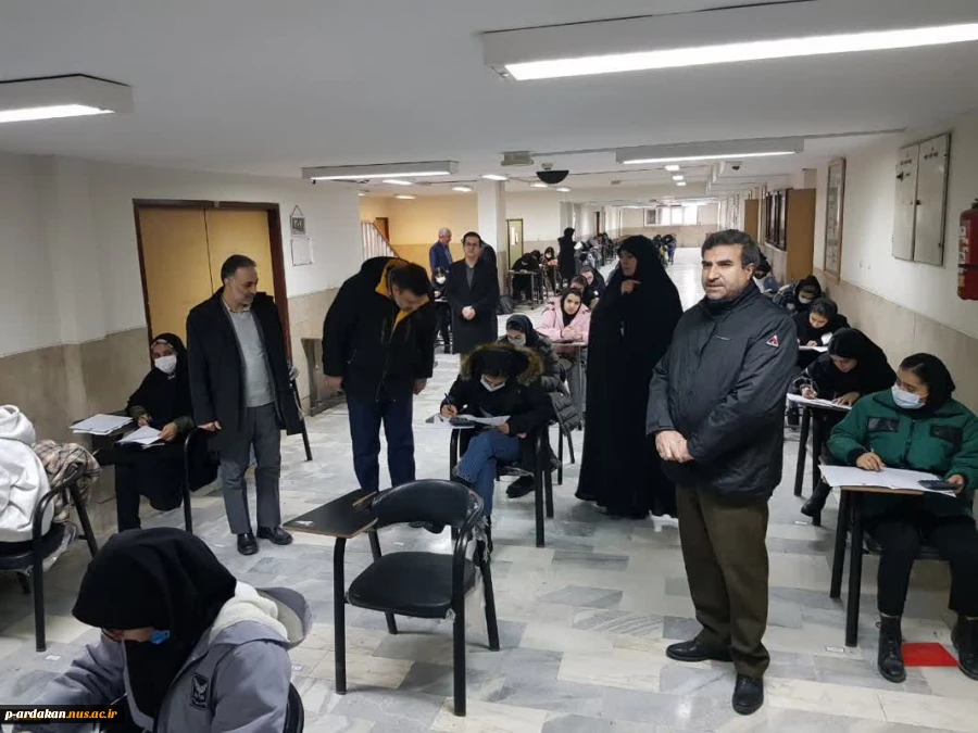 بازدید دکتر خسرویان و هیئت همراه از روند برگزاری امتحانات پایان ترم دانشکده فنی و حرفه‌ای دکتر شریعتی 5