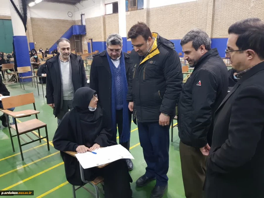 بازدید دکتر خسرویان و هیئت همراه از روند برگزاری امتحانات پایان ترم دانشکده فنی و حرفه‌ای دکتر شریعتی 7