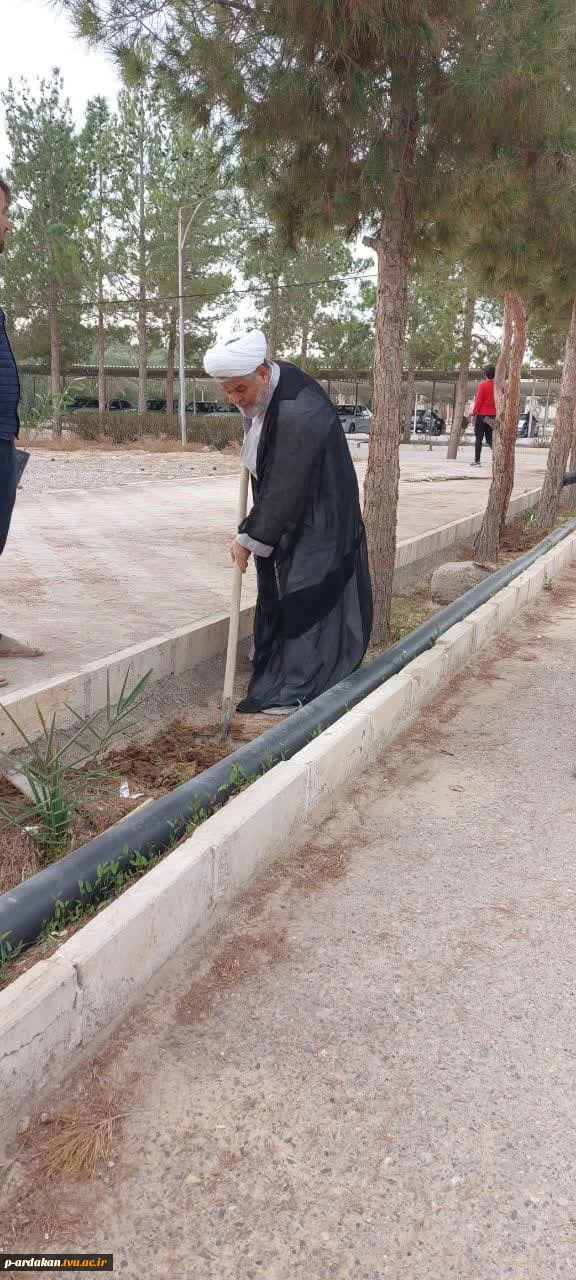 مراسم روز درختکاری در آموزشکده فنی وحرفه ای شهید بهشتی اردکان برگزار شد 11