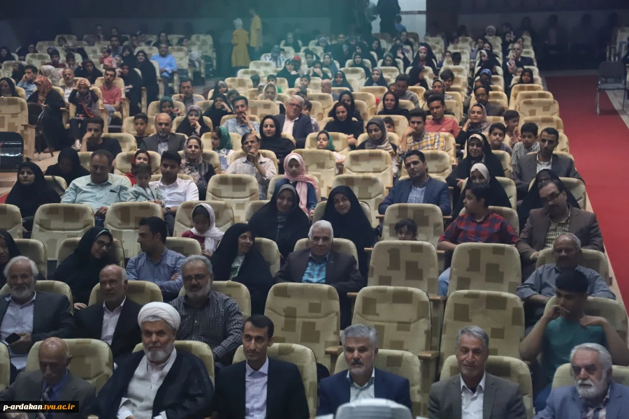 بزرگداشت مقام استاد و برگزاری جشن به همین مناسبت در آموزشکده فنی وحرفه ای شهید بهشتی اردکان  6