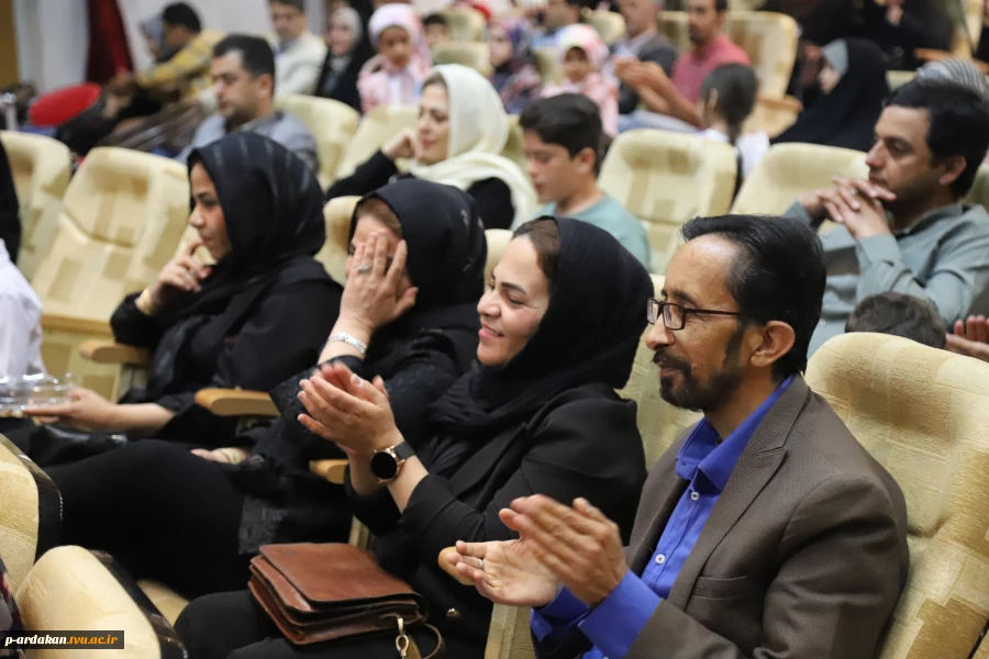 بزرگداشت مقام استاد و برگزاری جشن به همین مناسبت در آموزشکده فنی وحرفه ای شهید بهشتی اردکان 4