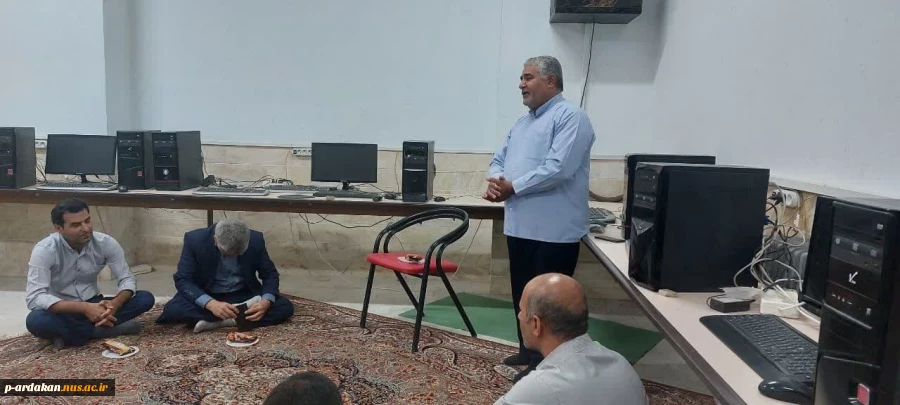 به مناسبت سالروز ورود آزادگان غیور به میهن اسلامی، نشستی صمیمانه با حضور آزاده سرافراز حسین ملاحسینی که نزدیک به سه سال در بند اسارت در کشور عراق بوده اند در آموزشکده فنی وحرفه ای شهید بهشتی اردکان  با حضور حجت الاسلام حاج آقا غضنفری مسئول نمایندگی نهاد ر