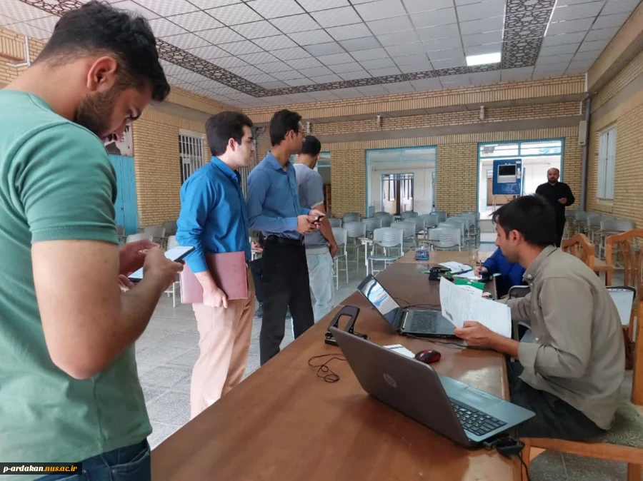 ثبت نام دانشجویان جدیدالورود در آموزشکده فنی وحرفه ای شهید بهشتی اردکان 10