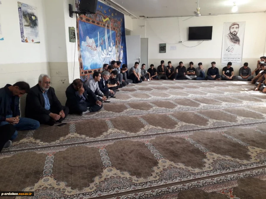 مراسم یادبود درگذشت دانشجو احمد رضا کاظمی در آموزشکده فنی وحرفه ای شهید بهشتی اردکان برگزار شد.  9