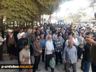 تجمع خود جوش  دانشجویان ،  همکاران و  اساتید آموزشکده فنی وحرفه ای شهید بهشتی اردکان با حضور اقشار مختلف مردم شهر اردکان در محکومیت حمله اسرائیل به بیمارستان غزه 3