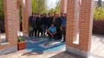 قبور شهدای گمنام آموزشکده فنی وحرفه ای شهید بهشتی اردکان، همزمان با هفته قرآن و عترت با حضور اعضای ستاد برگزاری این هفته در آموزشکده ، اساتید ودانشجویان غبارروبی و عطرافشانی شد.  6