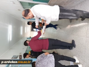 برگزاری مراسم هفتگی زیارت آل یاسین با حضور کارکنان ودانشجویان در کنار قبور مطهر شهدای گمنام آموزشکده 10