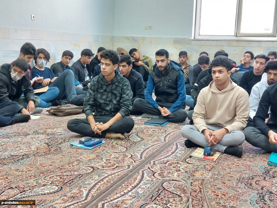 جلسه پرسش و پاسخ مسئولین دفتر نهاد رهبری با دانشجویان آموزشکده فنی وحرفه ای شهید بهشتی اردکان 3
