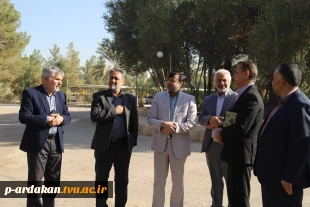 مشاور عالی استاندار یزد به همراه جمعی از مسئولین استانی وشهرستانی ، از کارگاه ها و آزمایشگاه های آموزشکده فنی شهید بهشتی اردکان بازدید به عمل آورده و از نزدیک در جریان مسائل و مشکلات این آموزشکده قرار گرفتند. 3