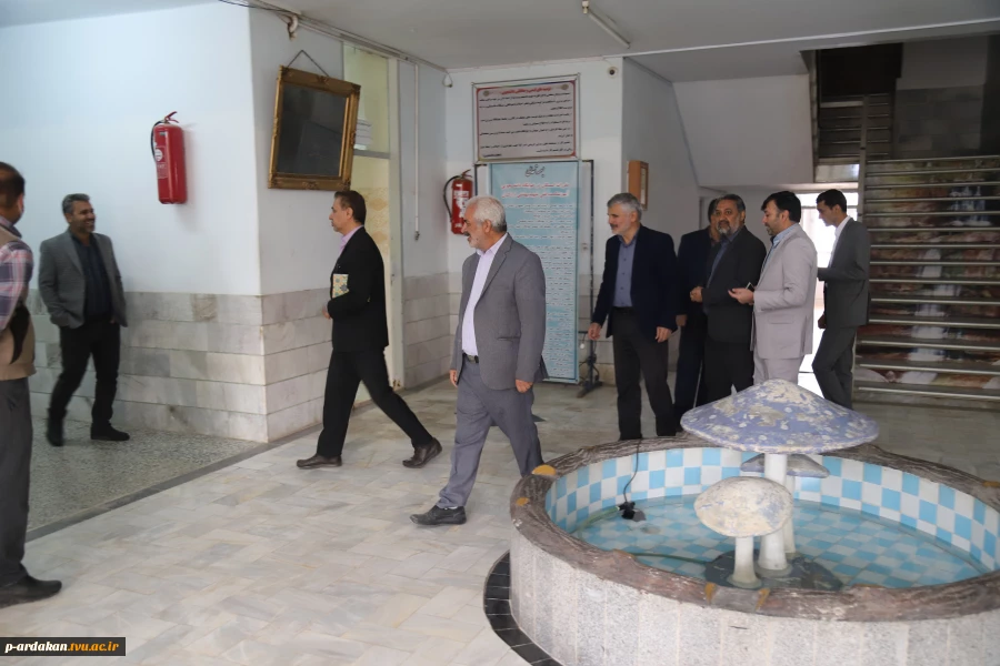 مشاور عالی استاندار یزد به همراه جمعی از مسئولین استانی وشهرستانی ، از کارگاه ها و آزمایشگاه های آموزشکده فنی شهید بهشتی اردکان بازدید به عمل آورده و از نزدیک در جریان مسائل و مشکلات این آموزشکده قرار گرفتند. 8
