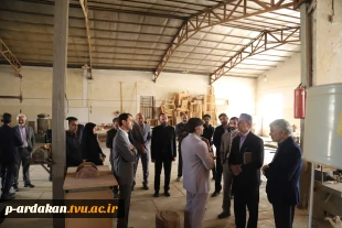 مشاور عالی استاندار یزد به همراه جمعی از مسئولین استانی وشهرستانی ، از کارگاه ها و آزمایشگاه های آموزشکده فنی شهید بهشتی اردکان بازدید به عمل آورده و از نزدیک در جریان مسائل و مشکلات این آموزشکده قرار گرفتند. 11