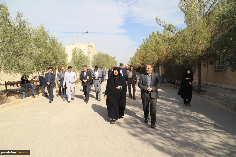 مشاور عالی استاندار یزد به همراه جمعی از مسئولین استانی وشهرستانی ، از کارگاه ها و آزمایشگاه های آموزشکده فنی شهید بهشتی اردکان بازدید به عمل آورده و از نزدیک در جریان مسائل و مشکلات این آموزشکده قرار گرفتند. 14