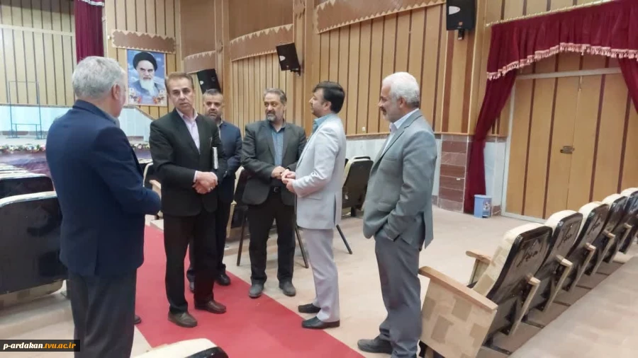 مشاور عالی استاندار یزد به همراه جمعی از مسئولین استانی وشهرستانی ، از کارگاه ها و آزمایشگاه های آموزشکده فنی شهید بهشتی اردکان بازدید به عمل آورده و از نزدیک در جریان مسائل و مشکلات این آموزشکده قرار گرفتند. 15