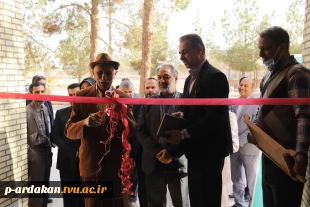 افتتاح نمایشگاه دائمی دست آوردهای دانشجویی آموزشکده شهید بهشتی اردکان به مناسبت هفته پژوهش 5