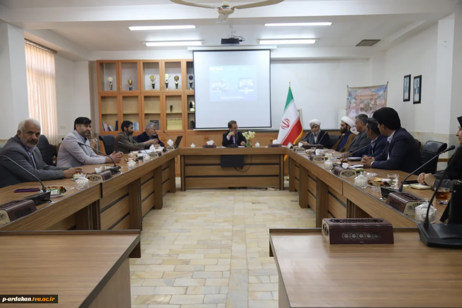 جلسه روسای مراکز در آموزشکده اردکان تشکیل شد. 6