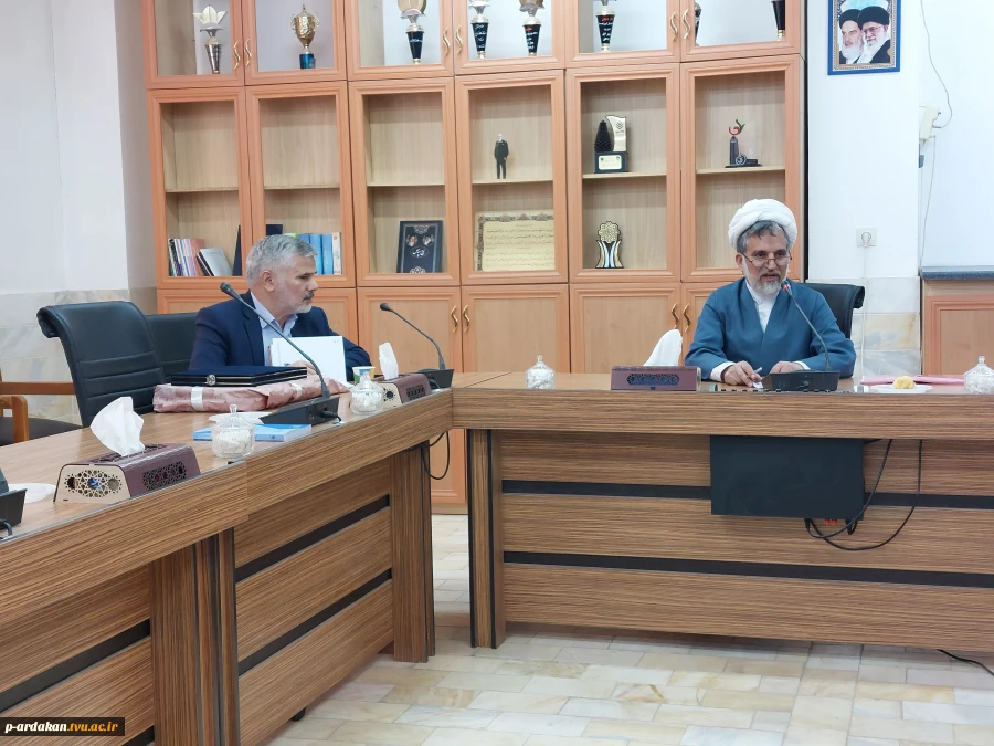 نشست هم اندیشی کارمندان آموزشکده فنی وحرفه ای شهید بهشتی اردکان 3