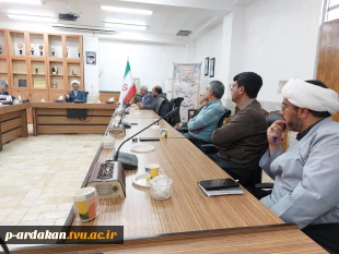 نشست هم اندیشی کارمندان آموزشکده فنی وحرفه ای شهید بهشتی اردکان 4