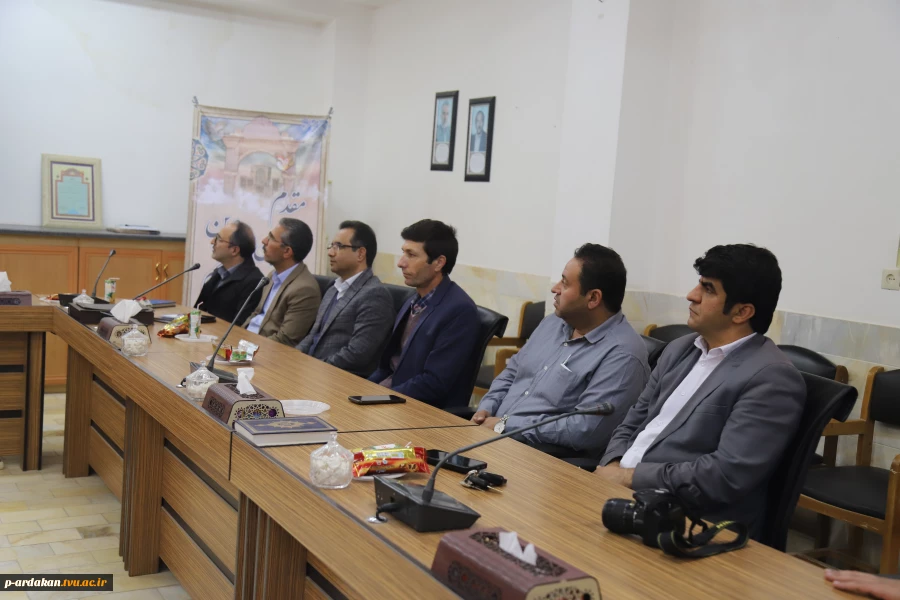 هم اندیشی رئیس آموزش وپرورش شهرستان با مسئولین آموزشکده فنی وحرفه ای اردکان 11