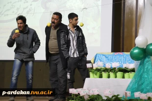 تجلیل از بانوان همکاران آموزشکده اردکان ، به مناسبت بزرگداشت روز مادر 10
