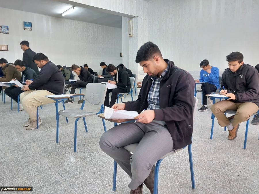 امتحانات پایان ترم در آموزشکده فنی وحرفه ای شهید بهشتی اردکان 8