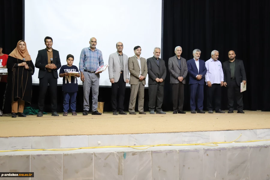 بزرگداشت مقام استاد و برگزاری جشن به همین مناسبت در آموزشکده فنی وحرفه ای شهید بهشتی اردکان 6