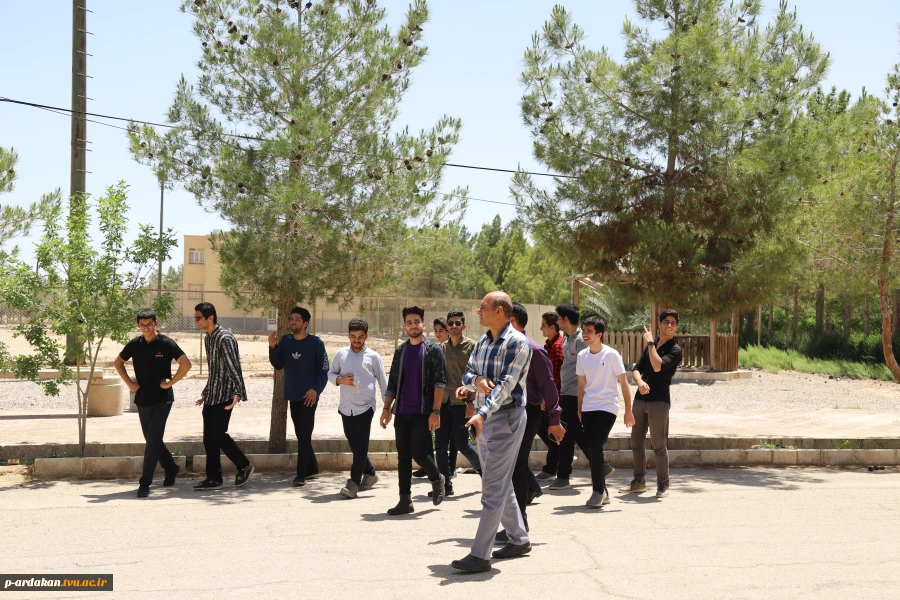 بازدید دانش‌آموزان هنرستان شهید صدوقی اردکان از آموزشکده شهید بهشتی  3
