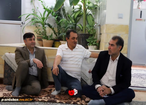دیدار رئیس آموزشکده ملی‌مهارت شهید بهشتی اردکان با خانواده جانبازان و ایثارگران
