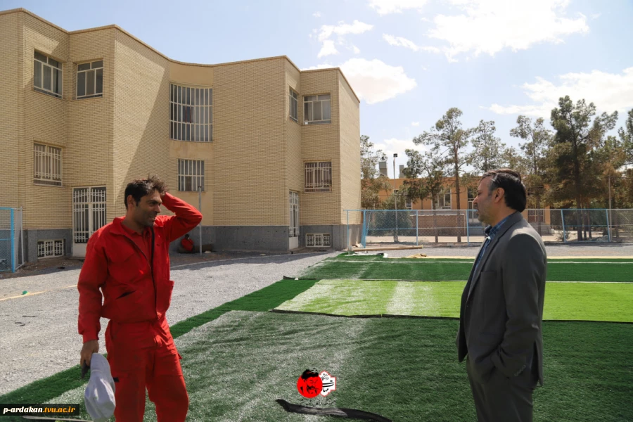 بهره برداری از به روزترین و استانداردترین زمین چمن مصنوعی در شهرستان اردکان‌ در آینده ای نزدیک 4