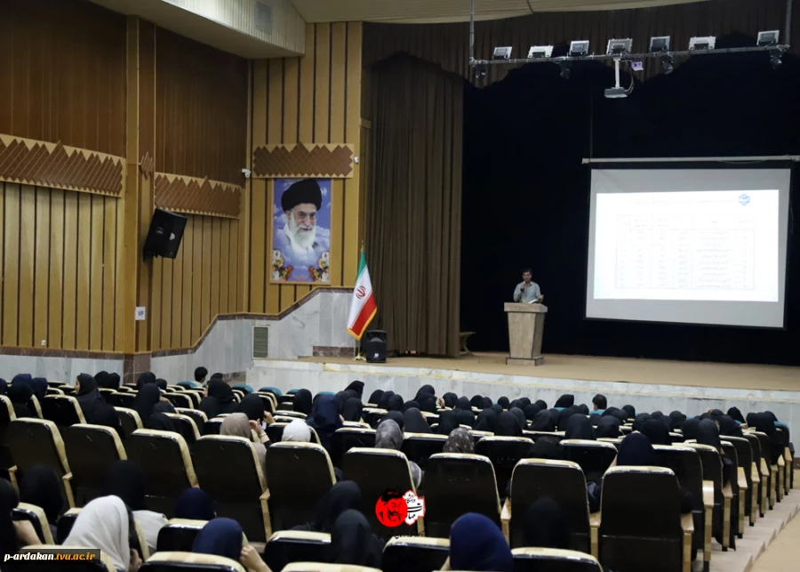 برگزاری نشست توجیهی ثبت نام و پرسش و پاسخ کنکور کاردانی 1405در دانشگاه ملی مهارت شهید بهشتی اردکان 4