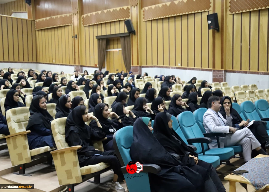 برگزاری نشست توجیهی ثبت نام و پرسش و پاسخ کنکور کاردانی 1405در دانشگاه ملی مهارت شهید بهشتی اردکان 5